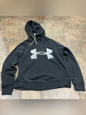 🥵 Under Armour Black Hoodie with Light Gray Logo